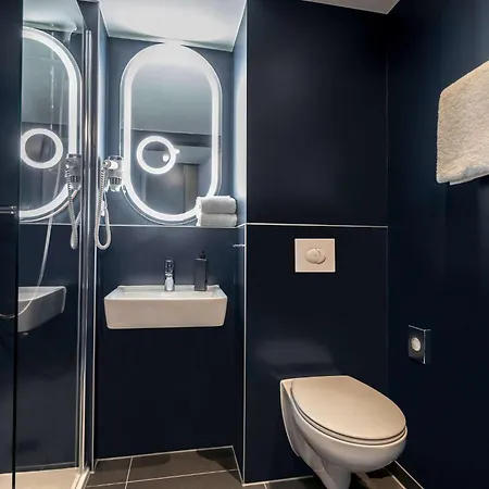 Hotel Ibis Airport 3*