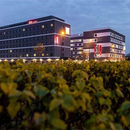 Hotel Ibis Airport 3*