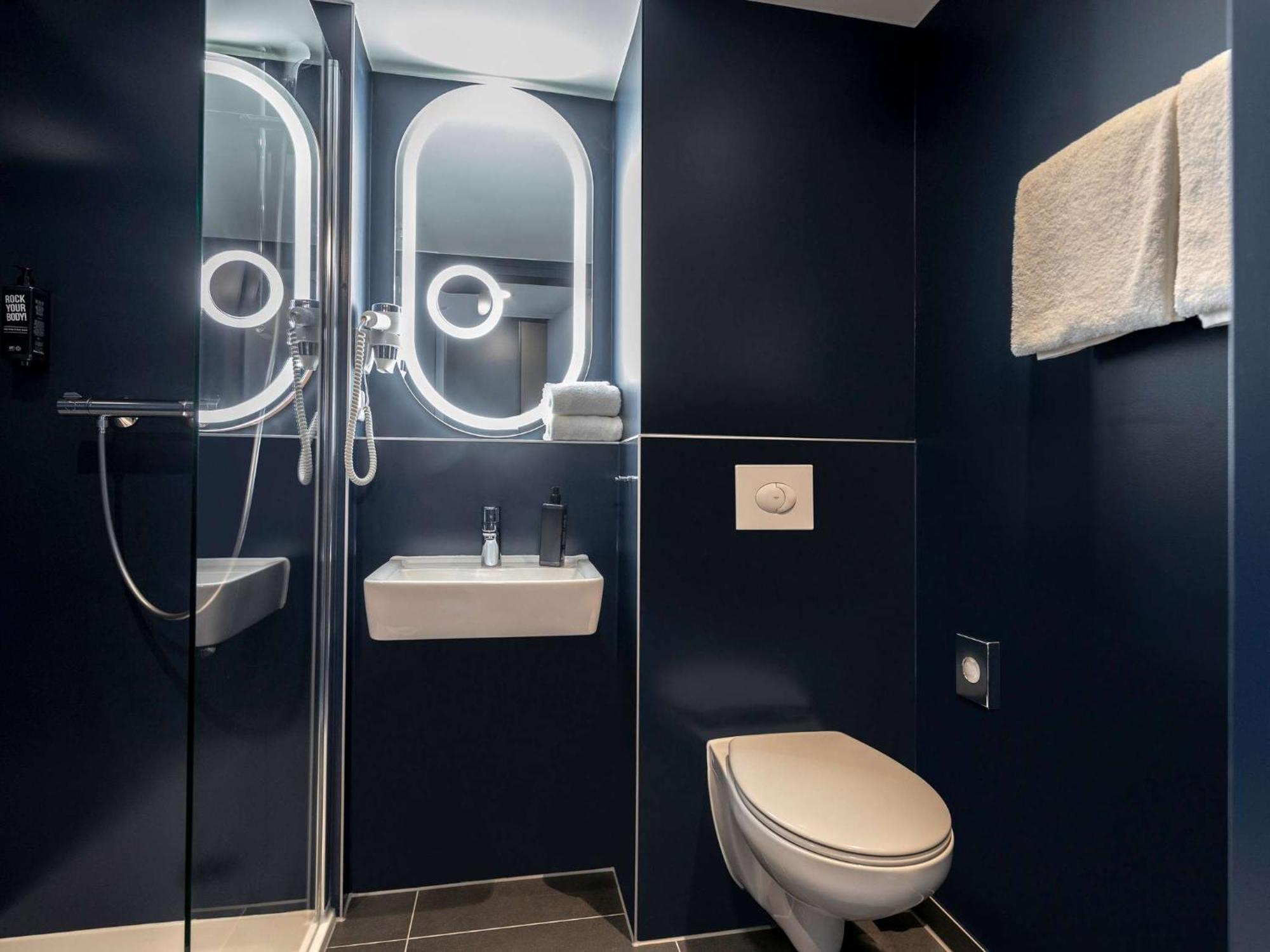 Hotel Ibis Airport 3*